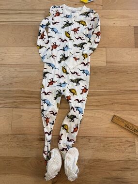 NWT old navy dinosaur onesie size 5T